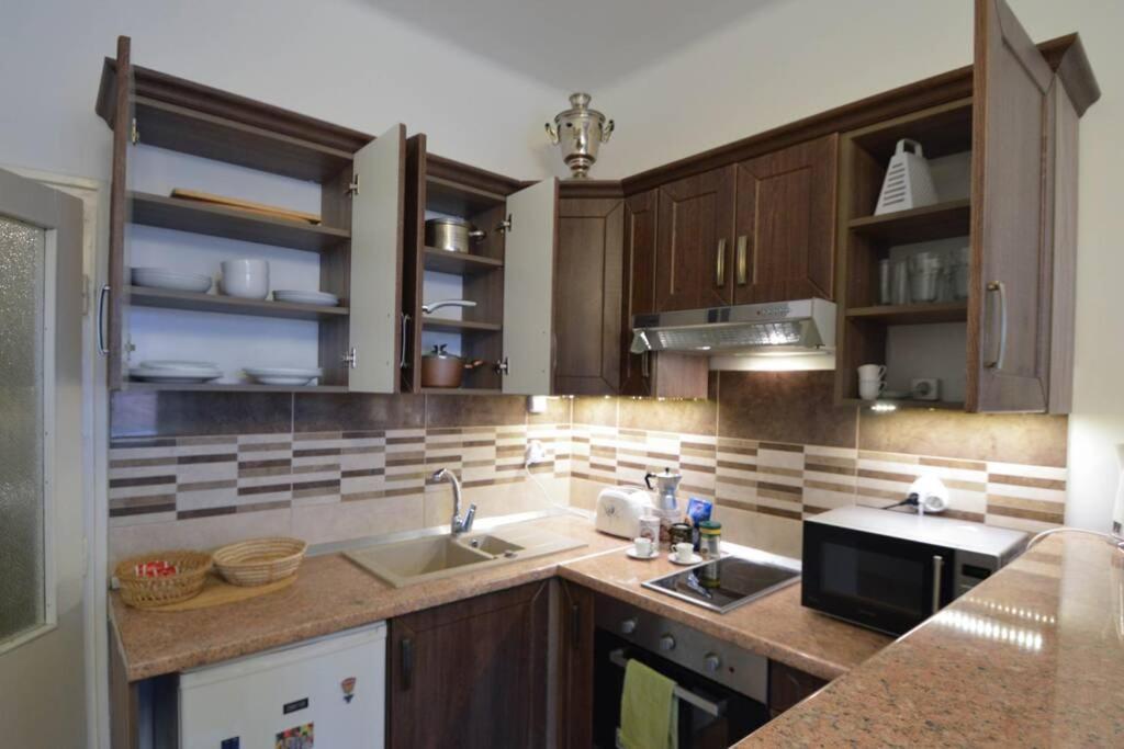City Center Apartment Debrecen Buitenkant foto